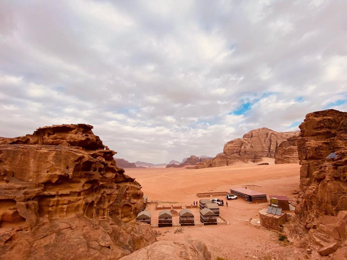 Bedouin Family Camp Hotell Wadi Rum Exteriör bild