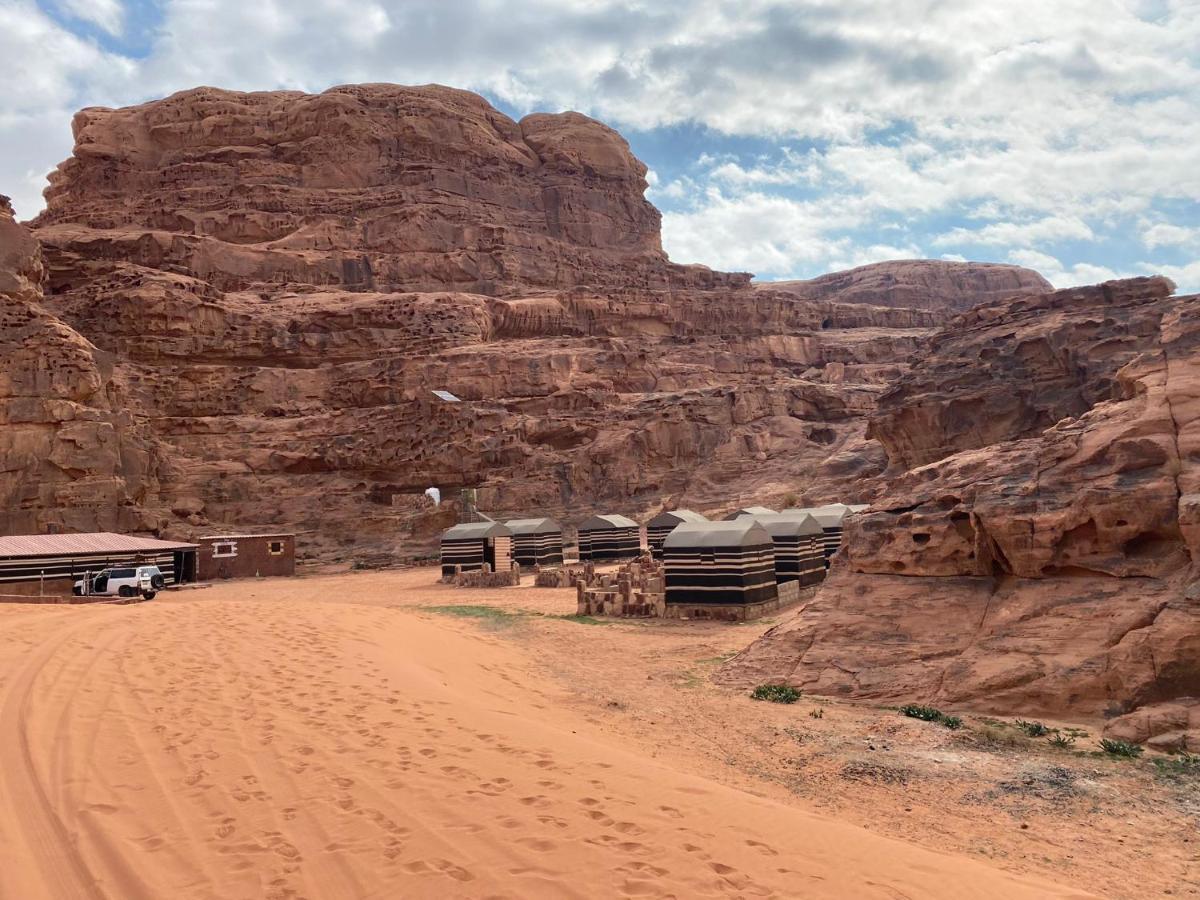 Bedouin Family Camp Hotell Wadi Rum Exteriör bild