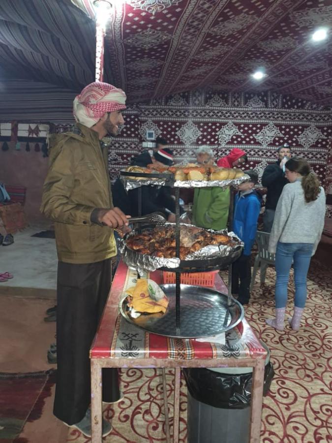 Bedouin Family Camp Hotell Wadi Rum Exteriör bild