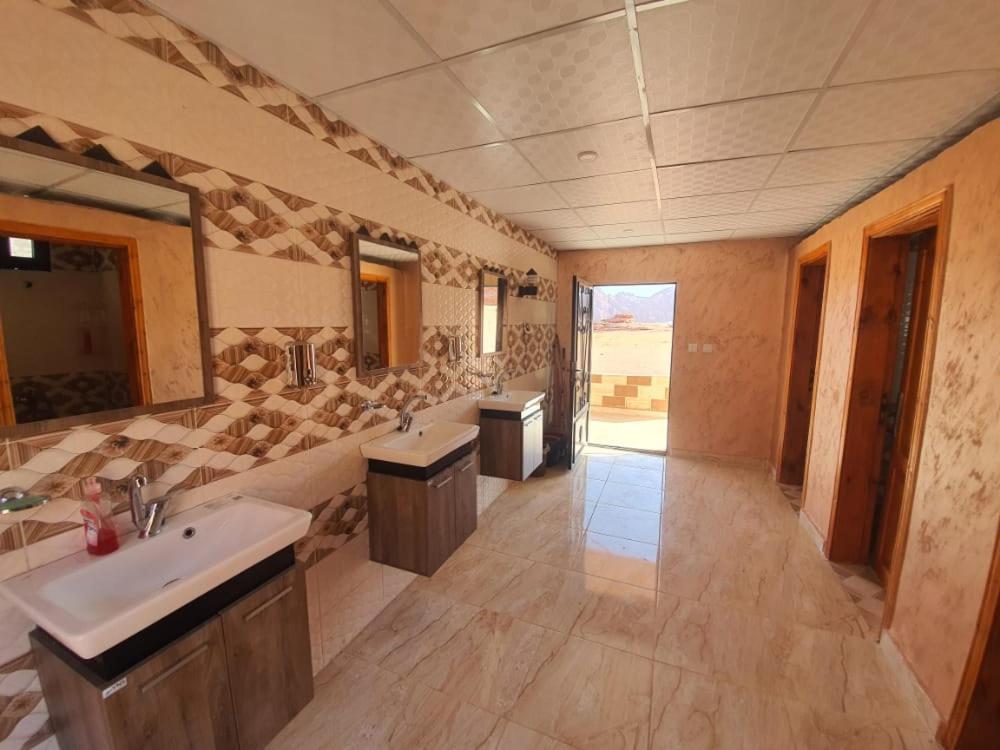 Bedouin Family Camp Hotell Wadi Rum Exteriör bild