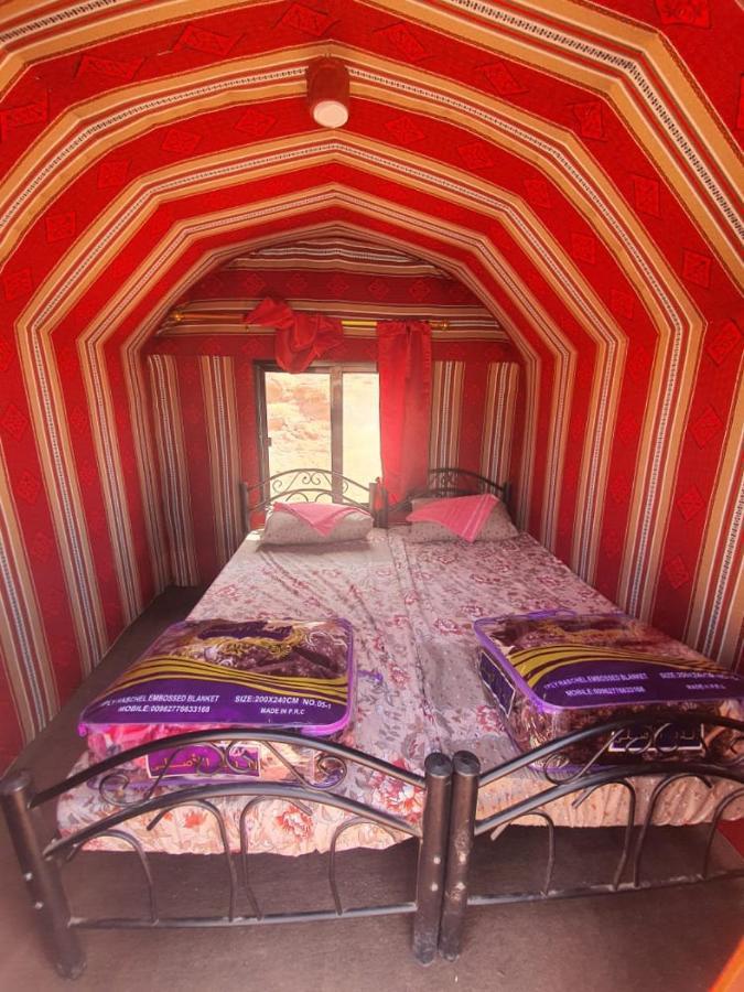 Bedouin Family Camp Hotell Wadi Rum Exteriör bild