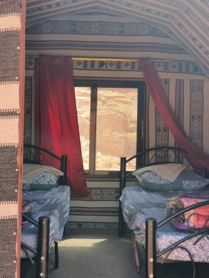 Bedouin Family Camp Hotell Wadi Rum Exteriör bild