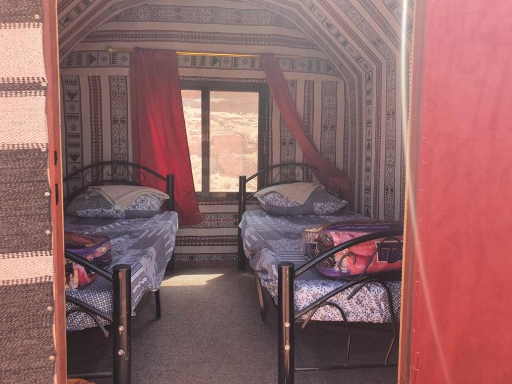 Bedouin Family Camp Hotell Wadi Rum Exteriör bild