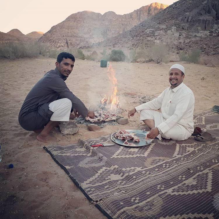Bedouin Family Camp Hotell Wadi Rum Exteriör bild
