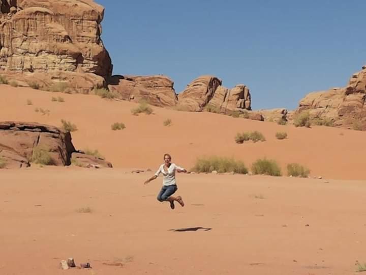 Bedouin Family Camp Hotell Wadi Rum Exteriör bild